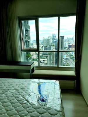 Condos for rent : For rent LIFE RATCHADAPISEK (APR003)