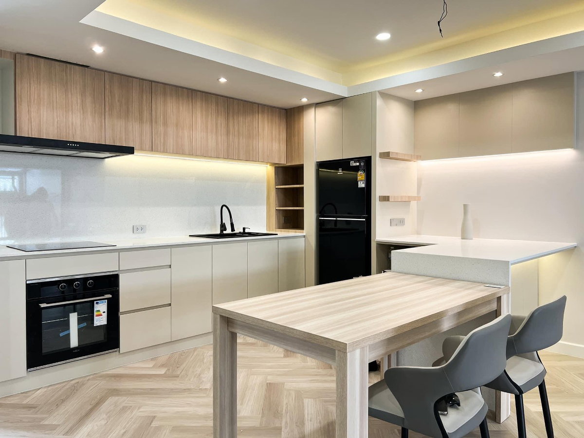 LTH12212RE – Townhouse FOR SALE in Ekkamai 22 Size 30 Sq.w. 210 Sq.m. 4 beds 3 baths BTS Ekkamai Station ONLY 18.9 MB