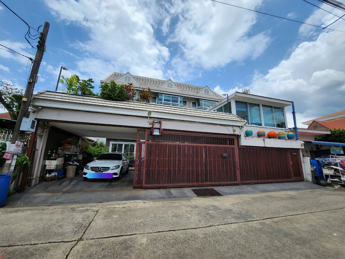 บ้านเดี่ยว 7 นอน 9 น้ำ ซ.ชินเขต 100 ตร.ว. พื้นที่ใช้สอย 1,000 ตร.ม.
