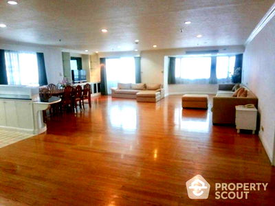 Condos for rent : 3-BR Condo at Baan Suanpetch Condominium near BTS Phrom Phong (ID 825734)