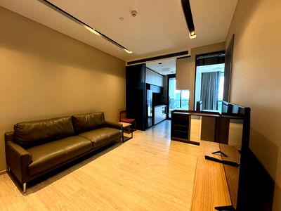 Condos for rent : RM38102  The Room Sukhumvit 38 size 51 sqm. Floor 12A 33,000 baht 064-959-8900
