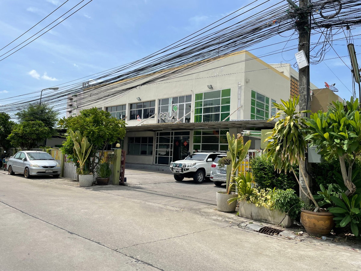 SALE Food factory, bakery, cold room for sale, ready for business, near the BTS. 1 rai 13 sq m, Srinakarin area