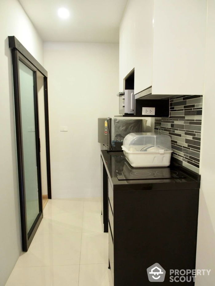 picture 1-BR Condo at Bangkok Horizon Sathorn near BTS Chong Nonsi (ID 436029) - 3/19
