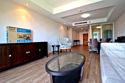Condos for sale : Condo for sale Supalai River Place, size 103 sq m, 2 bedrooms, has parking and private rooftop garden, fully furnished, opposite Asiatique : SL23S-011 