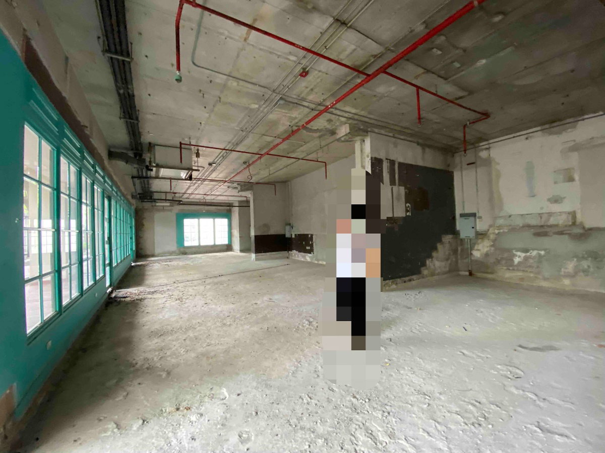 LTH10184– Commercial FOR RENT in Athenee Residence size 165 Sq.m. Near BTS Ploenchit Station ONLY 330K/Month