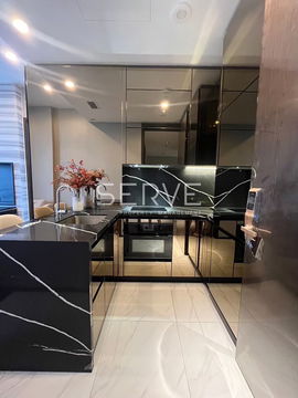New Project!-  1 Bed with Bathtub Super High Fl. 30+ Good Location Next to BTS Thong Lo 20 m. / Sale-The ESSE Sukhumvit 36