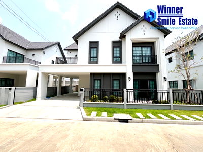 Houses for rent Bang Pu Industrial Estate : Single house for rent, Centro Bangna Phase 2, (negotiable) location next to Mega Bangna, beautiful house, fully decorated, ready to move in.