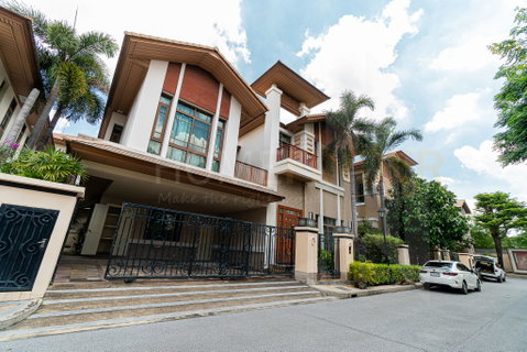 รูปภาพ Baan Sansiri Sukhumvit 67, 4 bedroom house in Bangkok, Phra Khanong luxury gated community 4 bedrooms, for rent