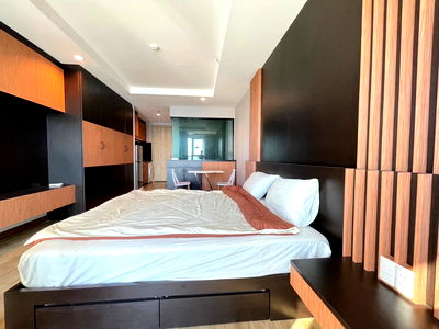 Condos for rent Robinson Sriracha : Rent Ladda Plus golden location near the community sea view at Sriracha beautiful decoration fully furnished convenient transportation