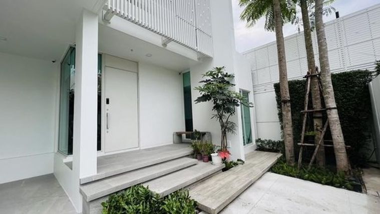 ขายบ้านเดี่ยว 4 ห้องนอน 371 ตร.ม. 73 ตร.ว. วีเว่ เอกมัย - รามอินทรา