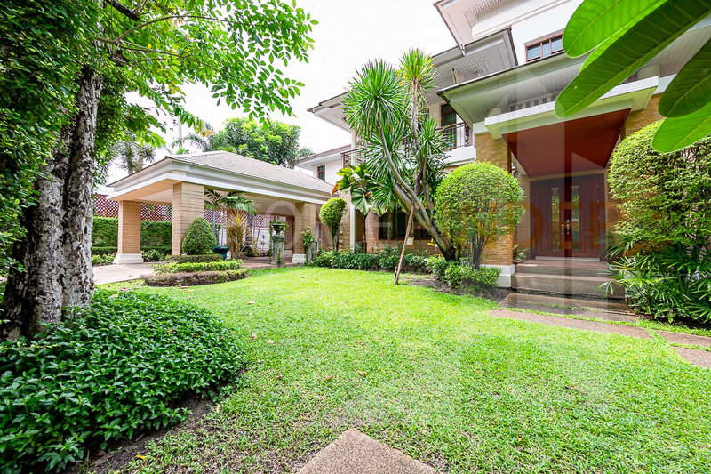 Houses for sale : Narasiri Pattanakarn-Srinakarin 5 bedrooms, for sale