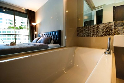 Condos for rent : Condo for rent : Rhythm 44/1, close to Phakanong BTS Station (Rt-01)  