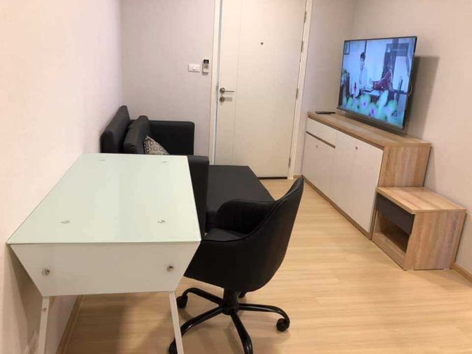 Plum Aliv Building 1, Building A, 3rd floor, corner room, pool view, beautiful view, with tenants.