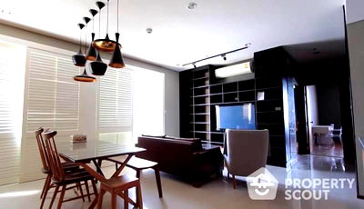 คอนโดให้เช่า : คอนโด 2-ห้องนอน ที่ วิลล่า สาทร ใกล้ BTS กรุงธนบุรี (ID 825738)