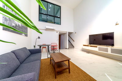 Townhouses for rent Bangkok : (For Rent) Town Home  Modern Style Location near Jatujak Market. near MRT Taopoon station