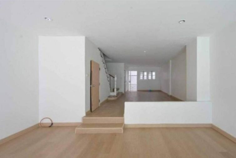 4-bed townhouse for sale, 200 sqm, 22.5 sq wah, Bueng Kum