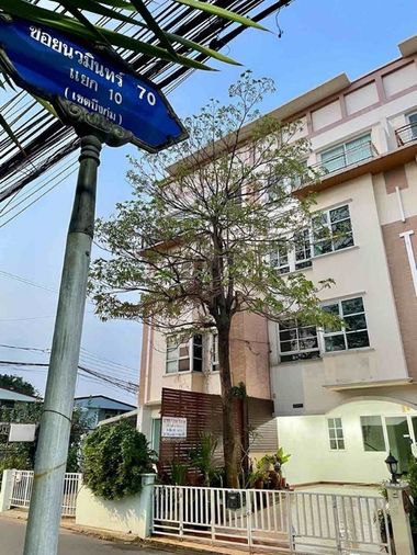 ขายโฮมออฟฟิศ 3 ห้องนอน 311 ตร.ม. 32 ตร.ว. เขตบึงกุ่ม