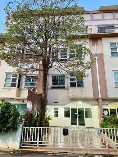 ขายโฮมออฟฟิศ 3 ห้องนอน 311 ตร.ม. 32 ตร.ว. เขตบึงกุ่ม