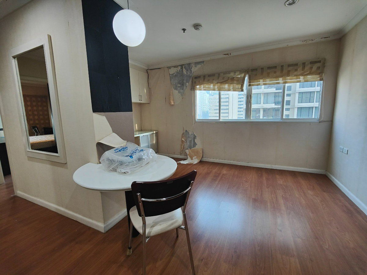 For Sale: Grand Park View Asoke 58.21 sq.m. 14th floor, near BTS Asoke
