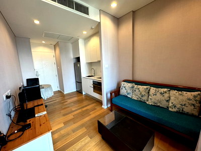 Condos for rent : Condo for rent, The Saint residences, spacious room, beautiful view, near BTS and MRT, beautiful room, fully furnished, free wifi.