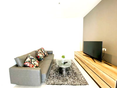 คอนโดให้เช่า : Corner unit 2 Beds 70.58 sq.m. Perfect Location BTS Phloen Chit / Condo For Rent-Noble Ploenchit