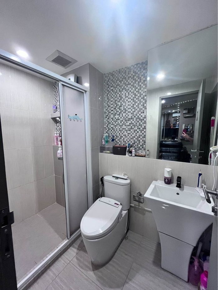 picture LINE @condorental for rent the room at Life Ratchadapisek - 7/7