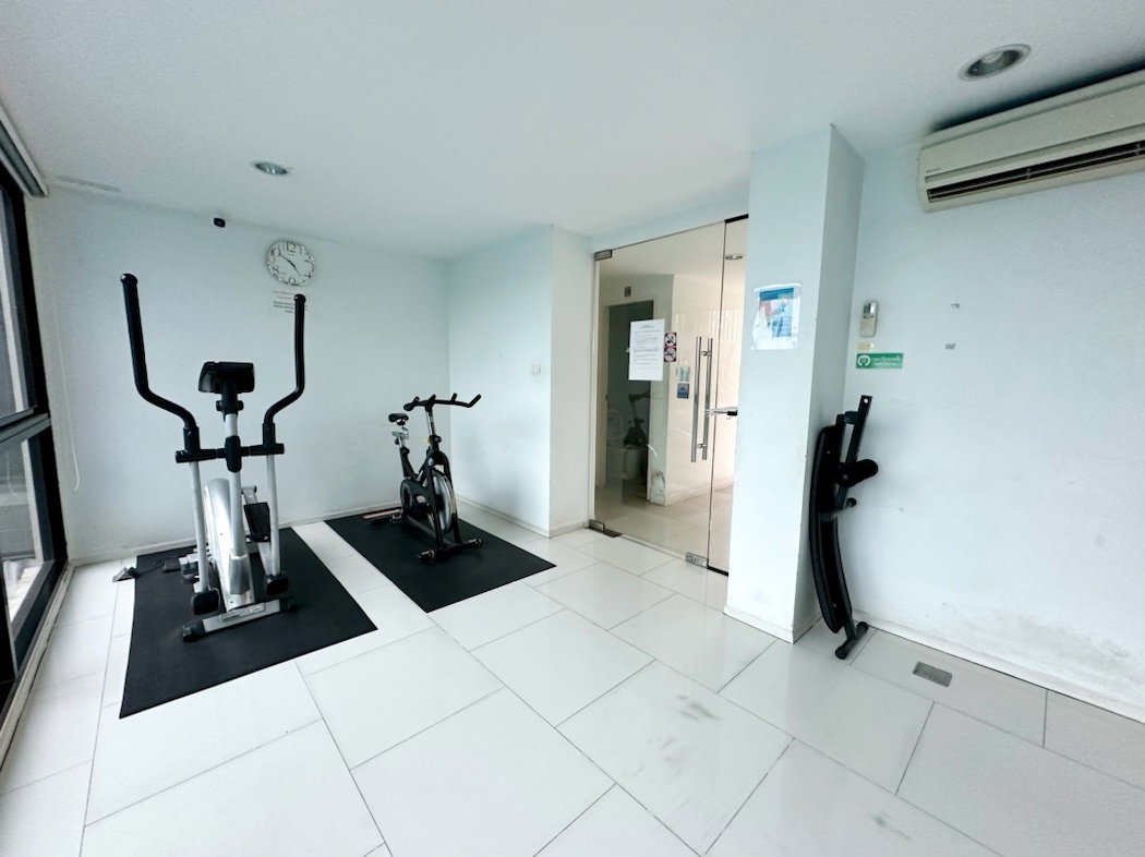 รูป ให้ เช่า คอนโด | ชั้นบนสุด ราคานี้ไม่มีอีกแล้ว “The Green Condo 3” 32 ตร.ม. ใกล้ BTS ปุณณวิถี - รูปที่ 11/12