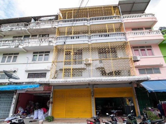 ขายอาคารพาณิชย์ 3 ชั้นครึ่ง 2 คูหา ตีทะลุ 36 ตรว ในพระรามสองซอย 71(สะแกงาม7) ทำเลดีมาก ใกล้ Central พระราม2 และทางด่วน ราคาพิเศษ!!