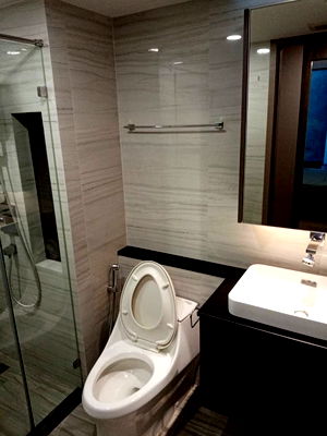 Condos for rent : Klass Siam 69 sq.m. Contact: o84-15o-5483 / Line ID: @806qphgn 