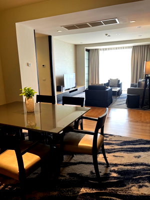 Condos for rent Phrom Phong : LTH10254 – EMPORIUM SUITES FOR RENT size 200 Sq. m. 3 beds 3 baths Near BTS Phrom Phong Station Start at 180K/Month