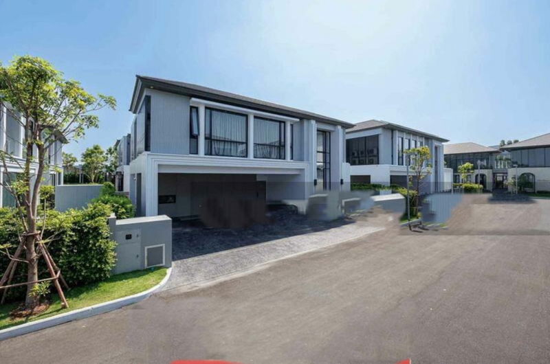 ขายบ้านเดี่ยว : LTHC10264 – Luxury House FOR SALE in Bangna size 400 Sq. w. 4 beds 6 baths ARL Lat krabang Station Price ONLY 35.9 MB