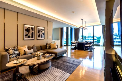 เช่าคอนโด รร.พณิชยการสีลม : LTH10279&LTH10280 – Baan Sindhorn FOR RENT/SALE size 168 Sq. m. 2 beds 3 baths Near BTS Rajdamri Station