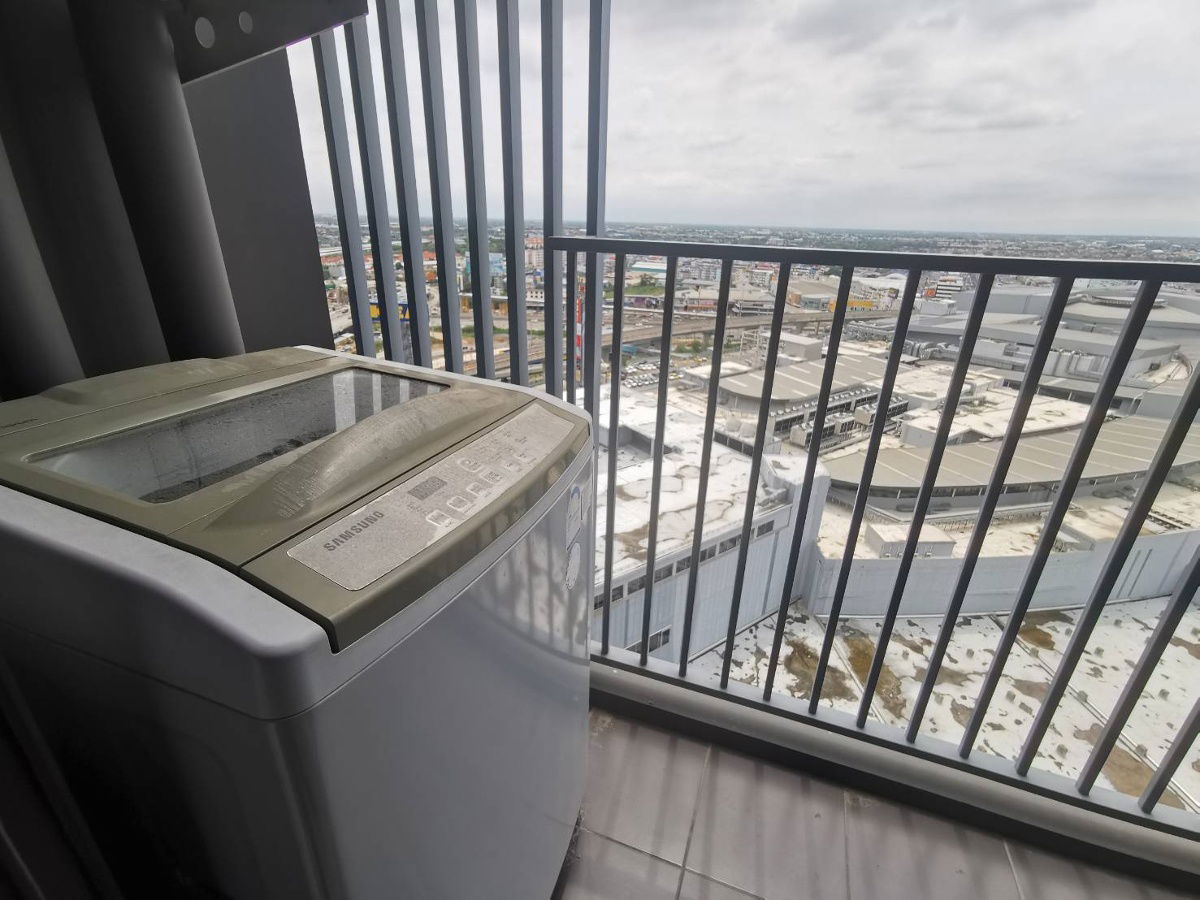 picture Plum Condo Central Station Phase 2  - 4/10