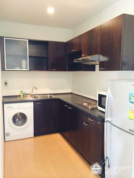 2-BR Condo at Vista Garden Condominium near BTS Phra Khanong (ID 303385)
