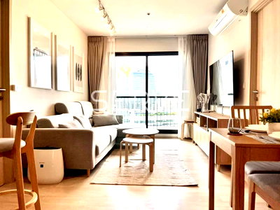 Condos for rent : 2 Beds 2 Baths 63 sq.m. High Fl. 25+ Good Location Close to BTS Phloen Chit 600 m. at Life One Wireless Condo / For Rent