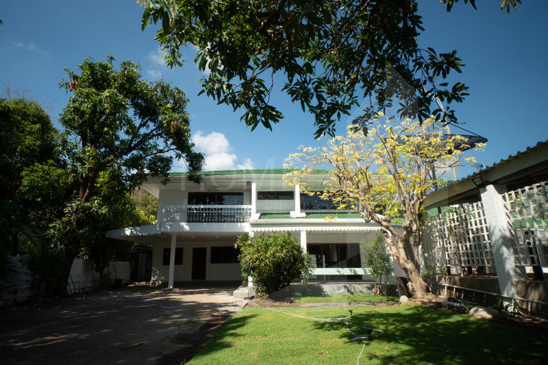 บ้านเดี่ยวให้เช่า : Panya Pattanakarn Village 4 bedrooms, for rent