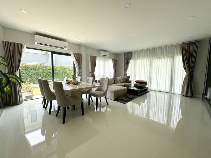 4-bed house for rent, 274 sqm, 77.3 sq wah, Centro Vibhavadi