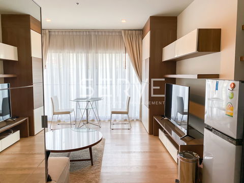 Corner Unit 1 Bed with Bathtub Good Location BTS Phrom Phong 200 m. / Condo For Rent-Noble Refine