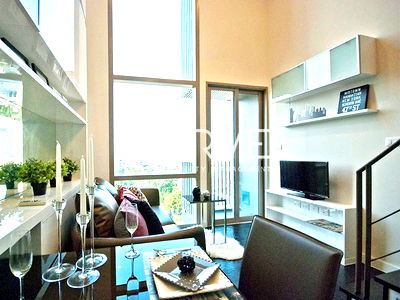 Condos for rent : Pet Friendly Condo in Thonglor for Rent - 1 Bed Duplex with Nice View-Ashton Morph 38