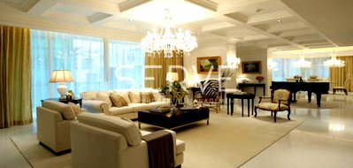 Condos for rent : 4 Bed with Bathtub 355.49 sq.m. High Fl. 15+ Condo Super Luxury Good Location BTS Phrom Phong 600 m.-Royce Private Residences