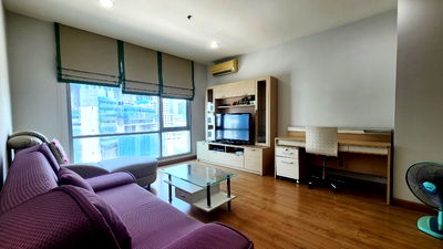 คอนโดให้เช่า : Silom Grand Terrace | ให้เช่า 1 ห้องนอน ตกแต่งเรียบร้อย และคลีน อยู่ใจกลางศาลาแดงใกล้ห้างสีลมคอมเพล็ก