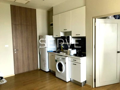 Condos for rent : Nice 1 Bed with Bathtub fully furnished on High Floor good location @BTS Ekkamai / Condo For Rent-Noble Reveal (โนเบิล รีวิล)