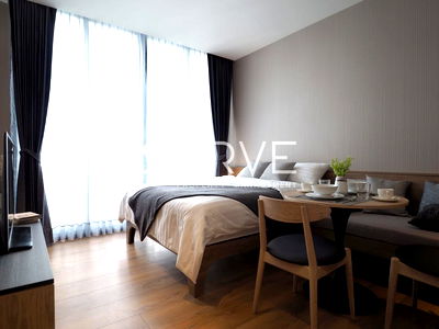 คอนโดให้เช่า : Good Price 20K - Studio Super High Fl. 40+ Good Location Shuttle bus to BTS Phrom Phong 650 m. -Park 24