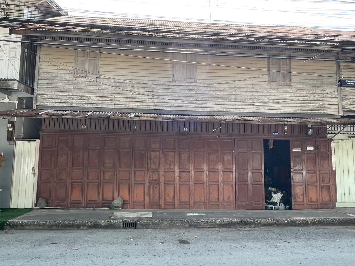 ขายบ้านกลางเมือง ข้างวัดมหาธาตุ ต.คลองกระแซง จังหวัดเพชรบุรี