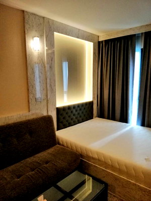 Condos for rent : G8015💛中国客户，请加微信。(在联系方式的旁边)For rent Rhythm Asoke ll Line ❤️💜@condopremium💜❤️