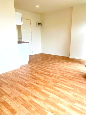 Condos for sale : Condo for sale Lumpini Ville Phranangklao - River View (empty room, never lived in & it looks new)