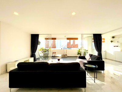Condos for sale : SOLD! LTHC10369– Super discount D.S.Tower FOR SALE size 120 Sq.m. 2 beds 2 baths Near MRT Sukhumvit Station ONLY 12MB