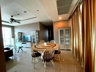 Condos for rent Assumption Convent Silom School : for rent Menam Residence. 3beds 135sqm. Line id: @pfagent