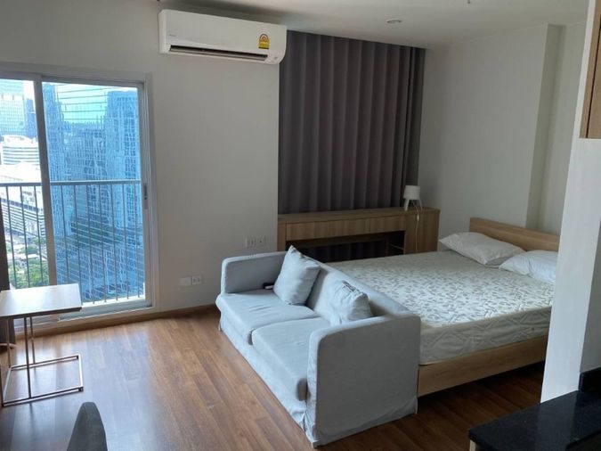 Noble revolve ratchada 2 ☎️big studio 26 sqm ‼️only 13500/month‼️now available ✅fully furnished✨