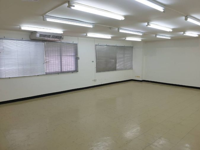 ขายโฮมออฟฟิศ 3 ห้องนอน 190 ตร.ม. 47.5 ตร.ว. เขตคลองสาน